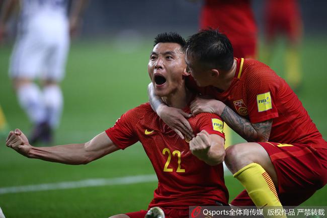 白老五把最后一块玉米饼吞下肚，大声道：出征啊。